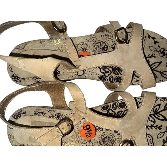 MASSIMO CAPONI Shoes Women's Size 9.5M Tan Leather Buckle Strap Sandals Vacation - Picture 8 of 9